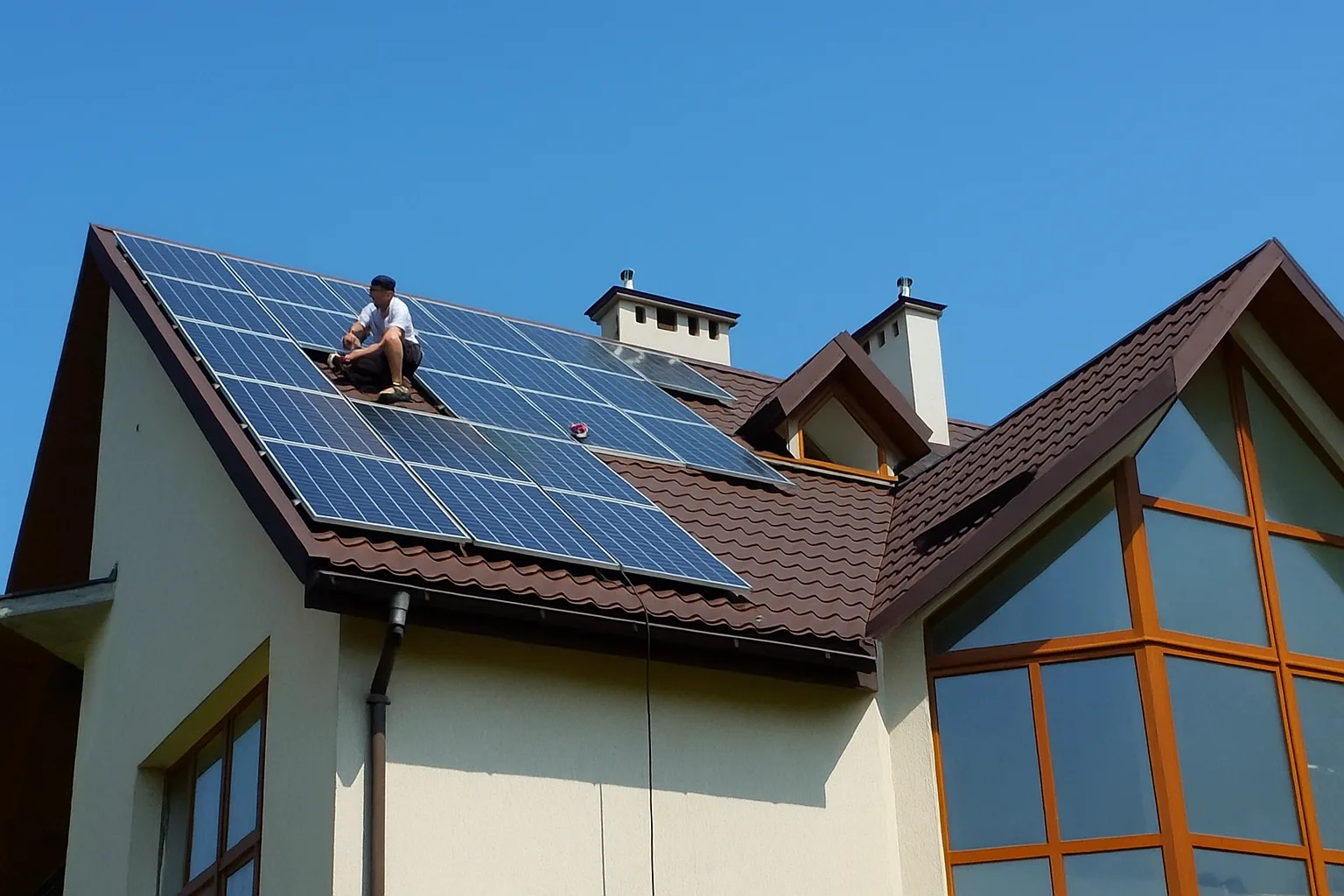 Сонячні панелі від Solar Market: ключ до енергонезалежності вашого дому та бізнесу