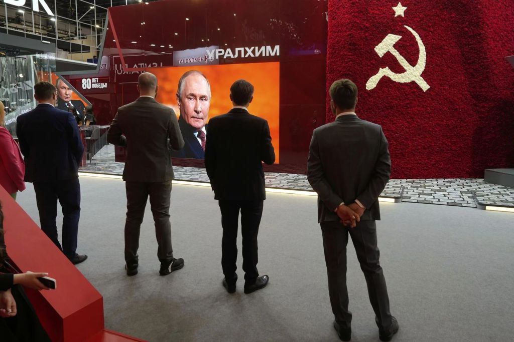 ійськова економіка Путіна тріщить по швах