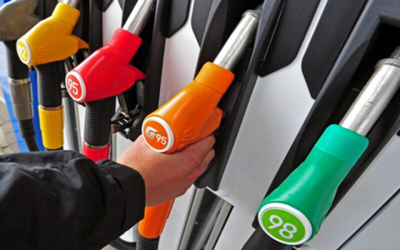 Росія ще на місяць продовжила заборону на експорт бензину
