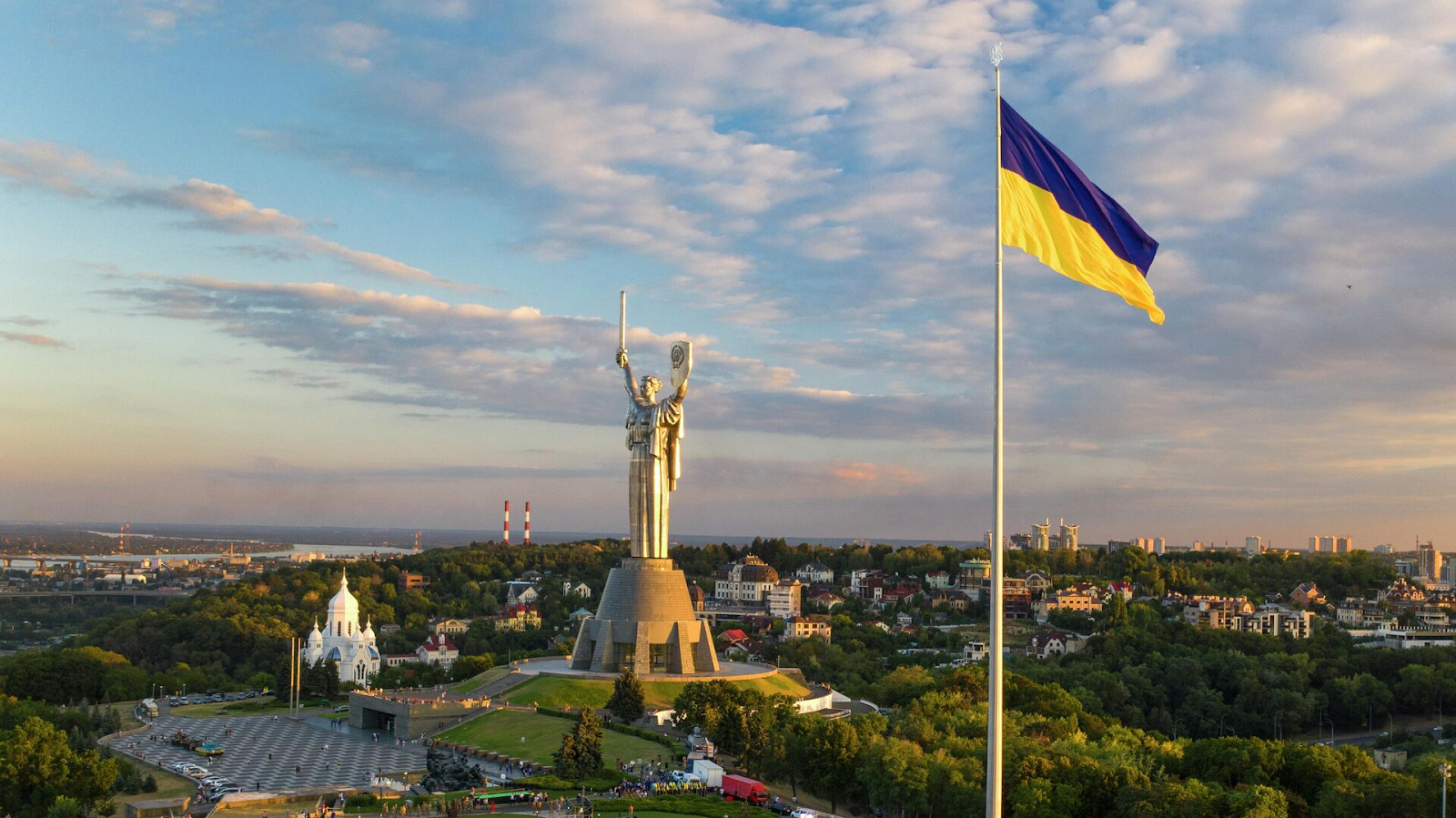 НАБУ атакує співробітників СБУ, які протидіють росії. Також Бюро зриває ракетну програму України