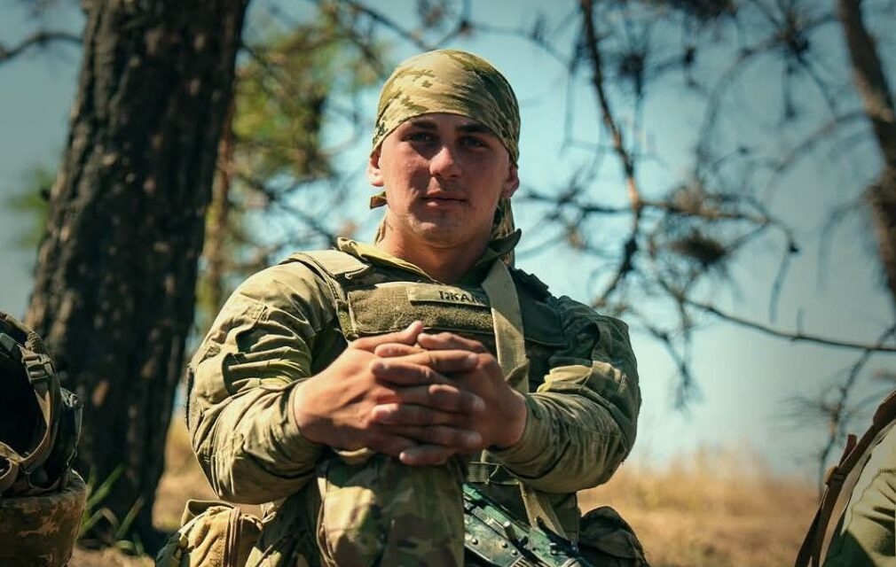 Став у стрій замість батька: доброволець «Їжак» проходить амфібійну підготовку