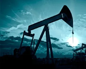 Нафта дорожчає на тлі розмов про війну