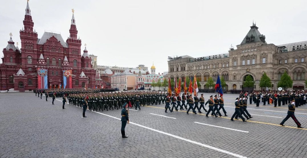 Приниження на Красній площі: як Україна змусила Путіна ховати техніку під час параду